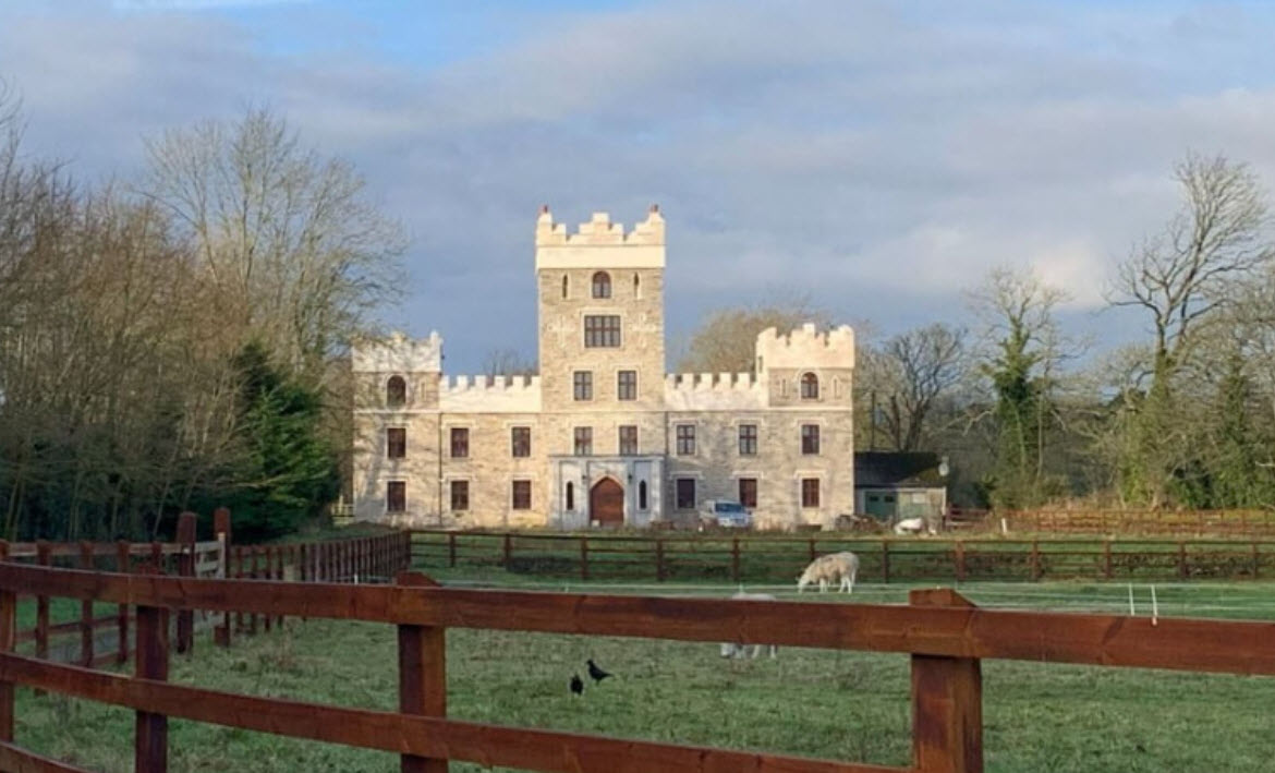 Mistletoe Castle, Ireland